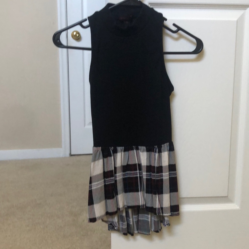 Black and plaid sleeveless high neck shirt